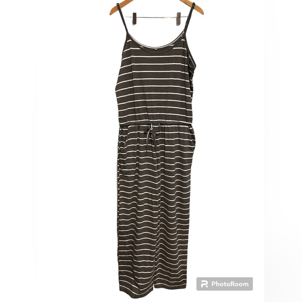 Grey and white stripped wide legged jumpsuit with adjustable straps Size…